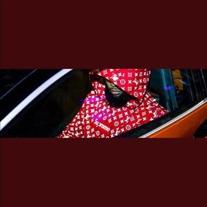 Meet your Posher, Julius